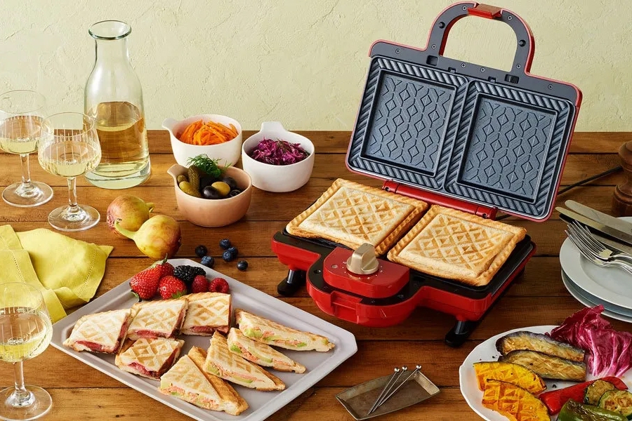 Japanese Bruno Sandwich Waffle Maker, fixing main meal and dessert at