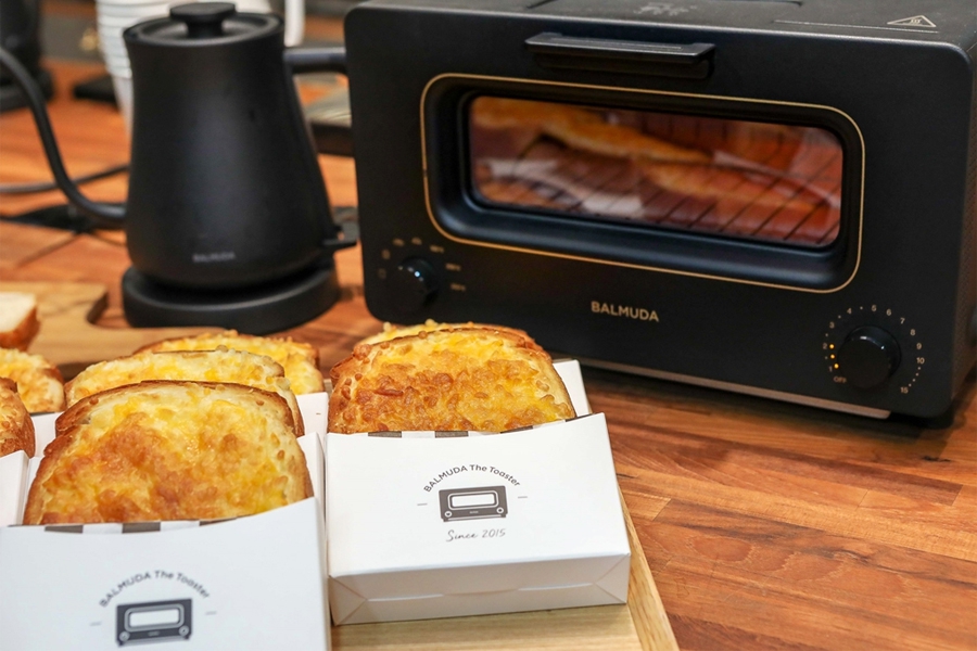 2 Months of Pop-up Store, please seize the opportunity! BALMUDA The Toaster is a powerful tool for baking toast, with a crispy exterior and soft interior!